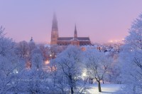 Vinterbild av Uppsala Domkyrka på kylskåpsmagnet